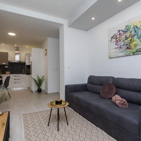 Bloom Apartment سبليت المظهر الخارجي الصورة