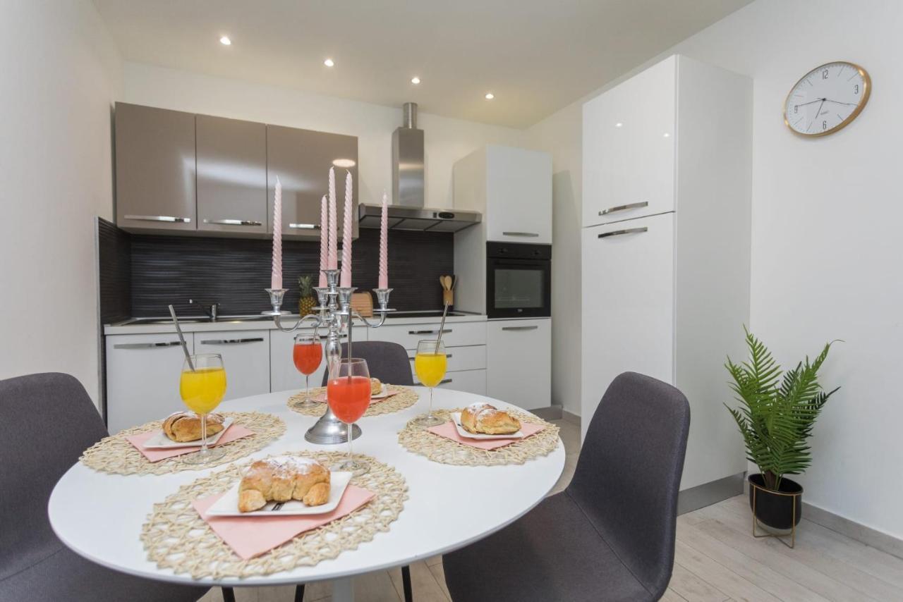 Bloom Apartment سبليت المظهر الخارجي الصورة