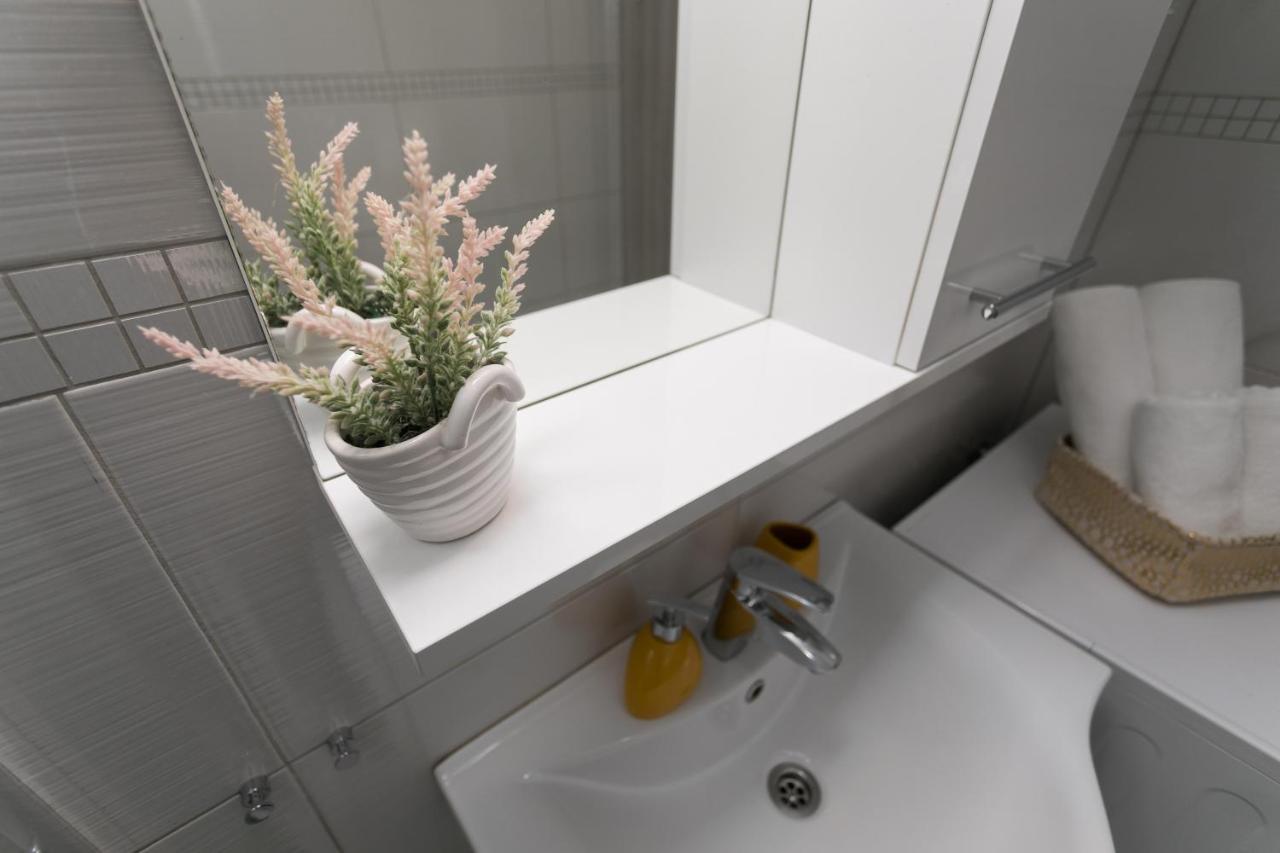 Bloom Apartment سبليت المظهر الخارجي الصورة