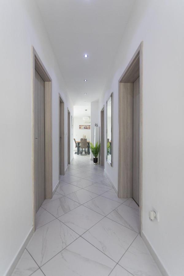 Bloom Apartment سبليت المظهر الخارجي الصورة